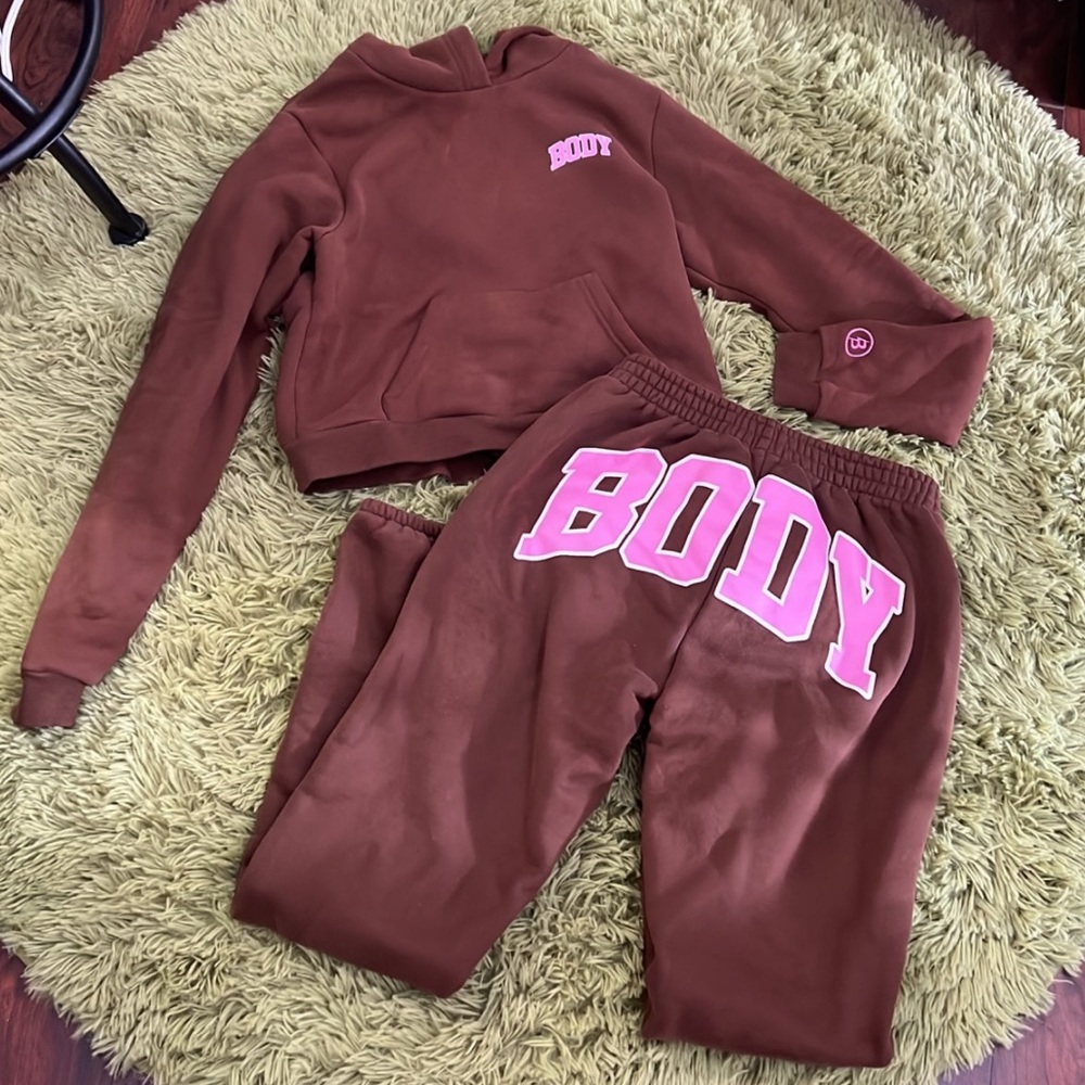 BODY by Raven Tracy Back-shot Sweatsuit Set IN BROWN/PINK